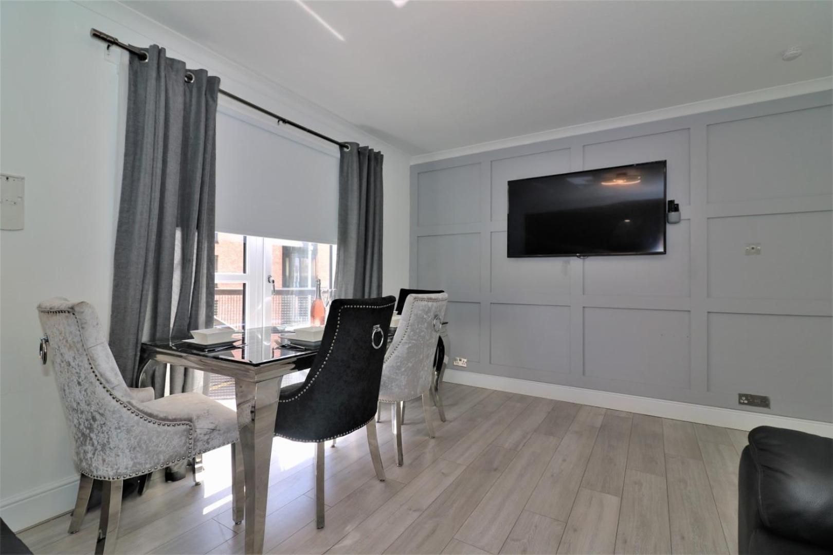 2 Bedroom Apartment At Secc Hydro Free Parking Glasgow Bagian luar foto