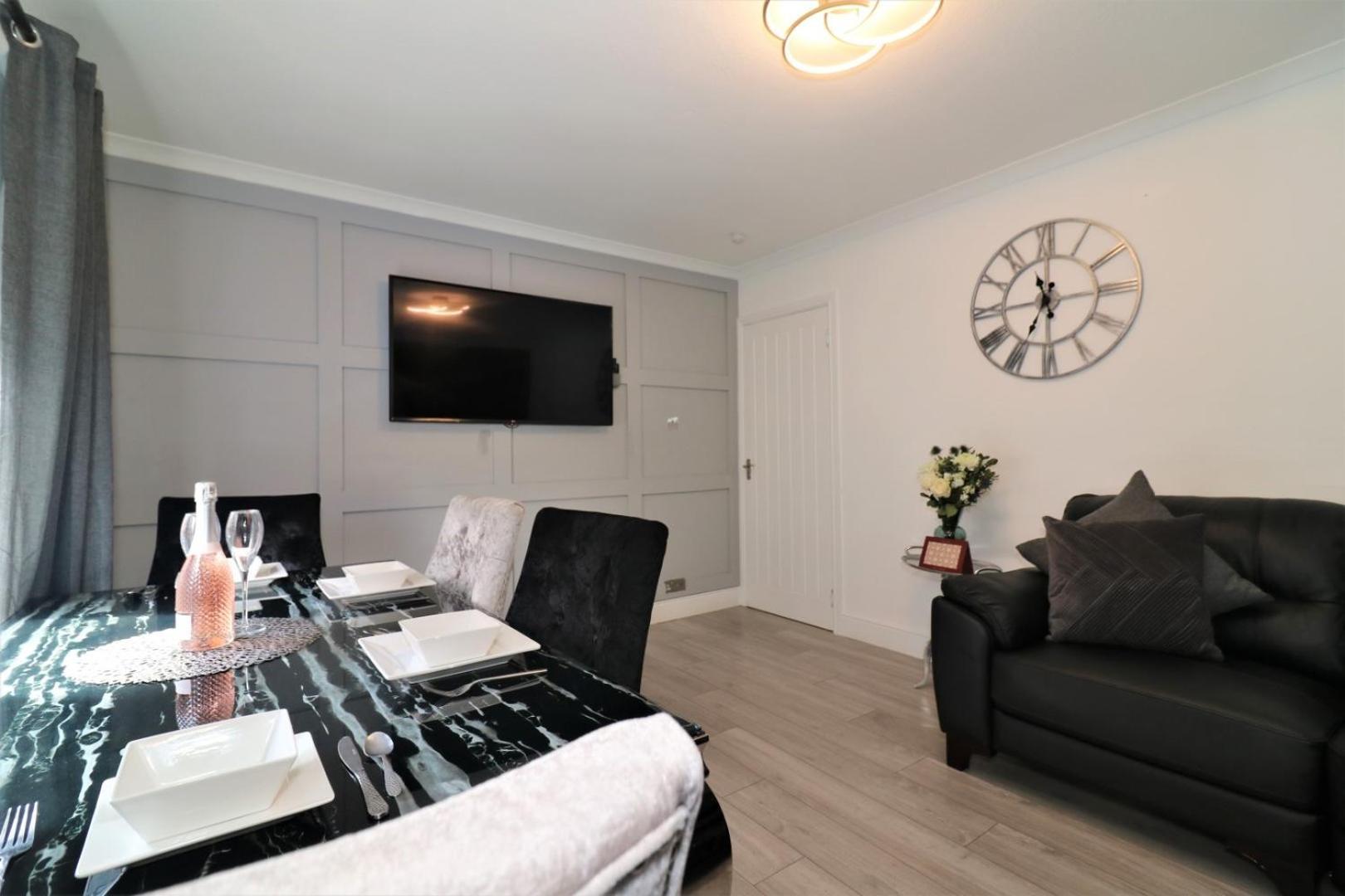 2 Bedroom Apartment At Secc Hydro Free Parking Glasgow Bagian luar foto